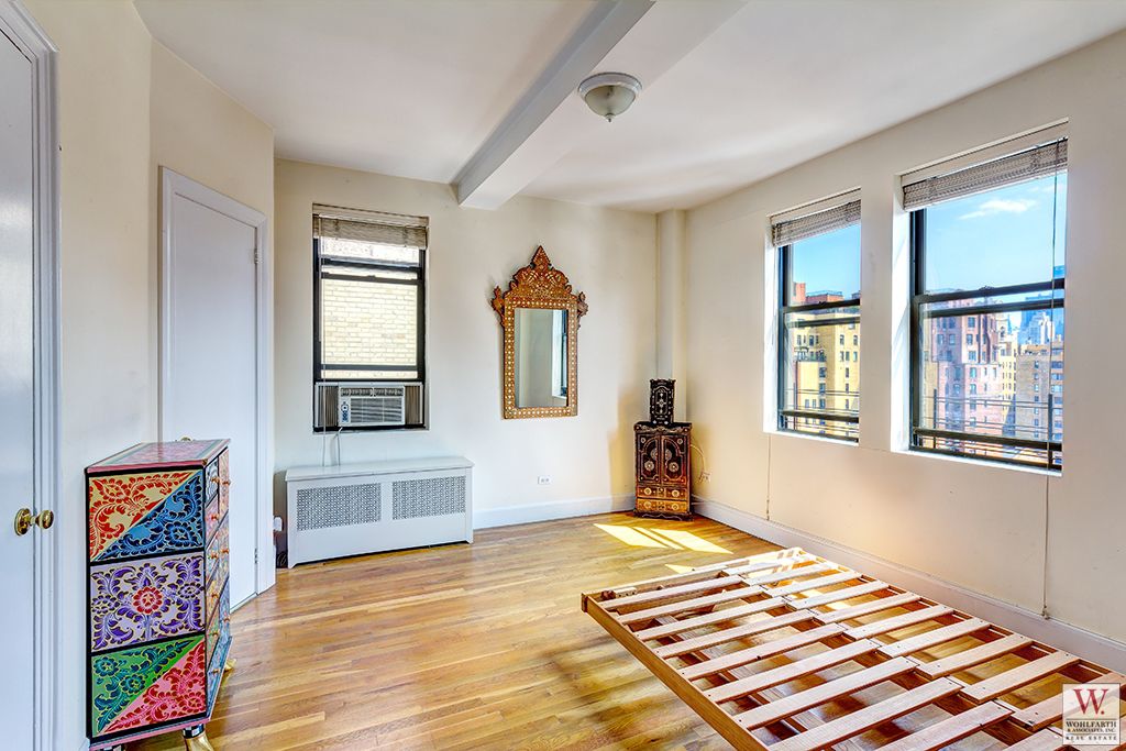 20 West 72nd Bed