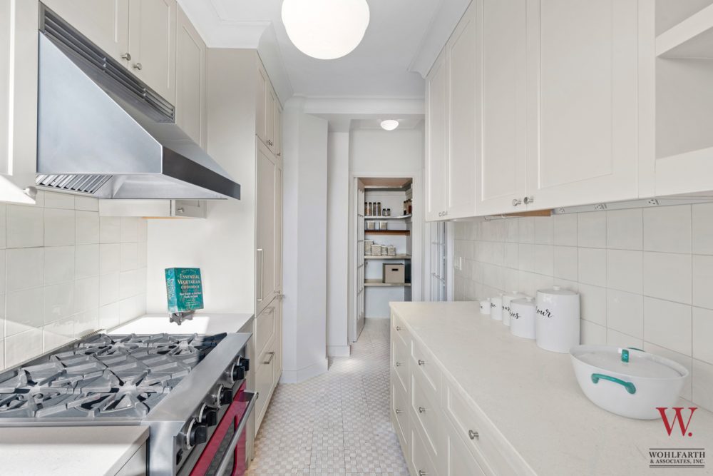 300-Wes-108th-Street-14A–Kitchen-2