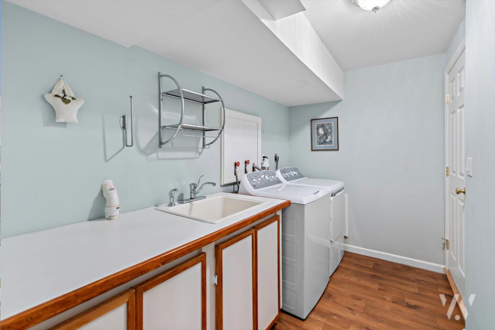 22-Lakeside-Drive—Basement-Laundry