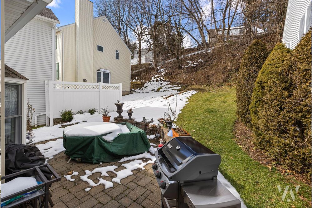 22-Lakeside-Drive—Outdoor-Space